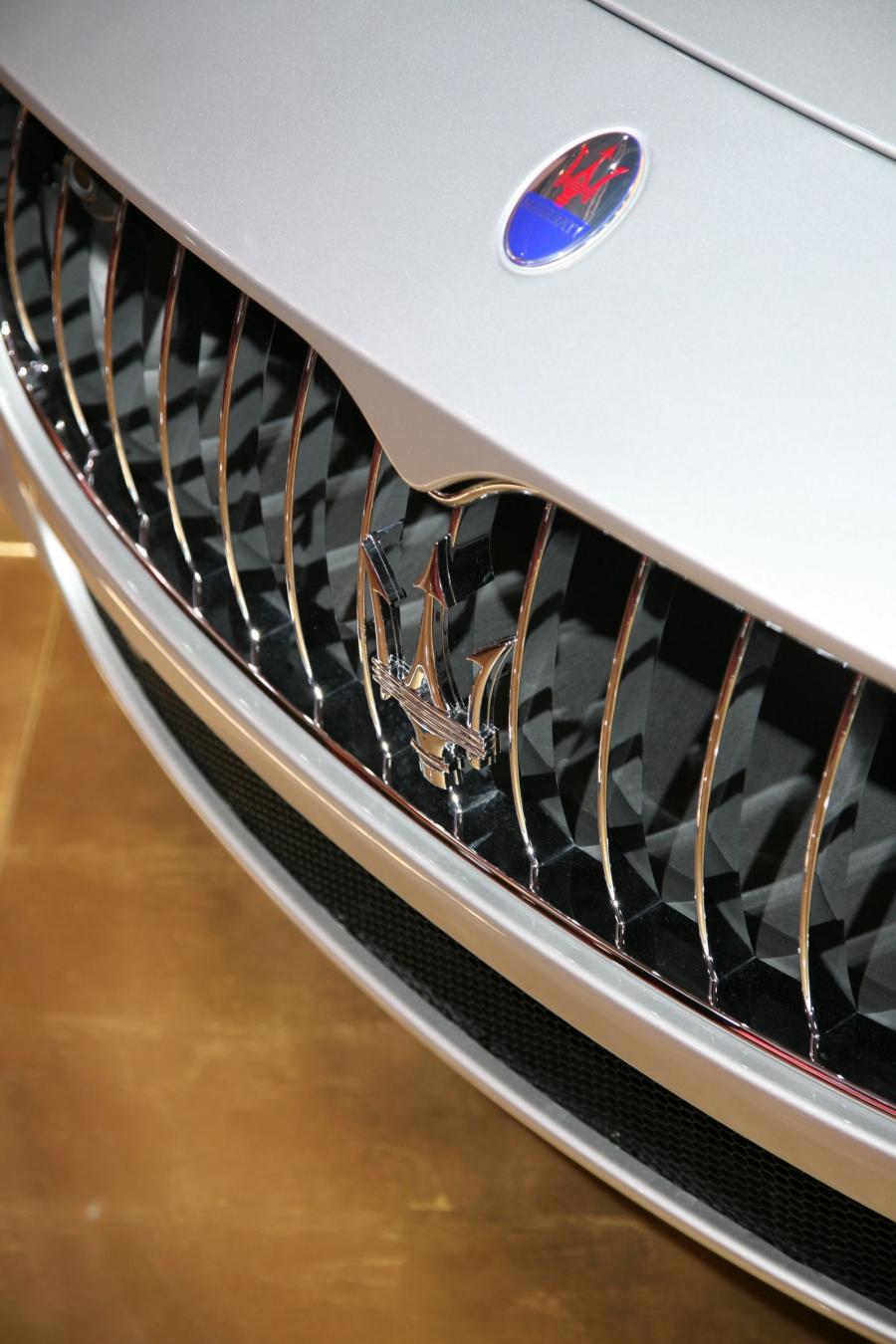  Maserati Quattroporte S 2009 года  (фото 8 из 15)
